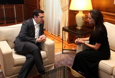 Πάνω από μια ώρα συζητούσαν Τσίπρας και Τζολί - το βίντεο της συνομιλίας