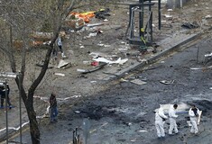 Η Τουρκία ανακοίνωσε πως ο ένας από τους δύο καμικάζι της επίθεσης ήταν γυναίκα
