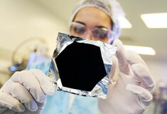 Vantablack: Το σκοτεινότερο υλικό στον κόσμο έγινε ακόμη πιο μαύρο