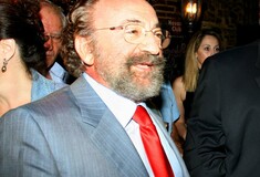 Ελεγχόμενοι για υποθέσεις φοροδιαφυγής είναι o Καλογρίτσας και ο γιος του