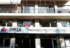 Επίθεση ΣΥΡΙΖΑ στον Μητσοτάκη, λίγο πριν τη συνάντηση με Τσίπρα: Εκείνος είχε διορίσει 51 μετακλητούς στο γραφείο του