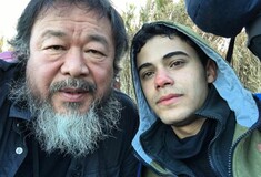 Ο παγκοσμίου φήμης καλλιτέχνης Ai Weiwei στο πλευρό των προσφύγων στη Λέσβο