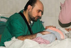 Το Χαλέπι θρηνεί τον παιδίατρο που δεν έφυγε ποτέ για να σώζει τα παιδιά της πόλης