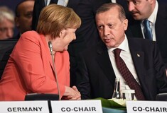 Ερντογάν κατά Μέρκελ: Το ψήφισμα της Γερμανίας για τη γενοκτονία των Αρμενίων δεν έχει καμία αξία