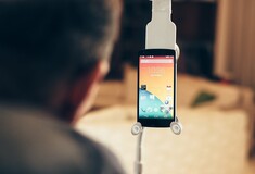 Το πρώτο smartphone για άτομα με κινητικά προβλήματα
