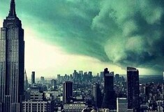 To διαδίκτυο κατακλύστηκε από ψεύτικες φωτογραφίες του τυφώνα Sandy