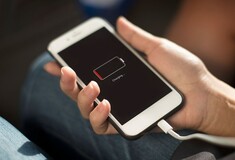 Η Apple απολογείται και εξέδωσε ανακοίνωση για το πώς θα λύσει το πρόβλημα με τις μπαταρίες στα iPhone