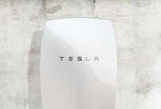 Ο Elon Musk αποκάλυψε την Tesla Energy
