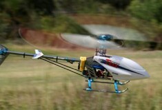 Μυστήριο με τηλεκατευθυνόμενο ελικοπτεράκι που εξερράγη το πρωί στη Βουλιαγμένη