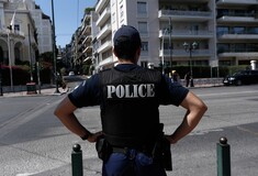 Μυστήριο με τρύπα που μοιάζει με οπή σφαίρας στο κτίριο της πρεσβείας του Μεξικού