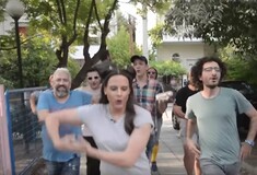 Tο βίντεο-παρωδία με τον Δημήτρη Μακαλιά ως Μαρίνα Σάττι που έχει γίνει viral