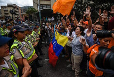Η Βενεζουέλα διαδηλώνει εναντίον του ηγέτη της