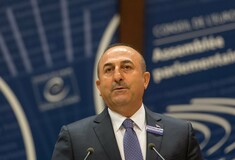 Tελεσίγραφο Τσαβούσογλου: Να εκδοθούν άμεσα οι οκτώ Τούρκοι στρατιωτικοί από την Ελλάδα