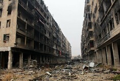 Χαλέπι: Οι κάτοικοι φεύγουν και καίνε ό,τι δεν μπορούν να πάρουν μαζί τους