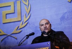 Άγριος ξυλοδαρμός του βουλευτή της ΧΑ Γιώργου Γερμενή- Περίπου 30 άτομα τον χτύπησαν με γροθιές και κλωτσιές