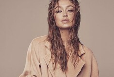 Η στιγμή που η Gigi Hadid δέχεται επίθεση από άγνωστο και απαντά με ένα γερό χτύπημα