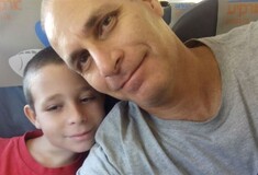 Η ιστορία που συγκινεί το Ισραήλ: Ο θάνατος ενός πατέρα που προσπάθησε μάταια να σώσει τον γιο του από την πτώση σε γκρεμό