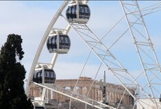 Η απάντηση του Δήμου Αθηναίων για την «ακίνητη» ρόδα στο Σύνταγμα - Τι θα γίνει με τις μέρες δωρεάν χρήσης που χάθηκαν