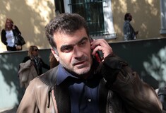Συνελήφθη ο Κώστας Βαξεβάνης - Η σύζυγος του Στουρνάρα κατέθεσε μήνυση