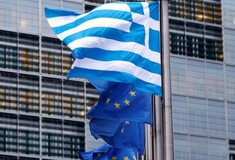 Με κυρώσεις απειλεί η Κομισιόν τις χώρες που αρνούνται να δεχθούν πρόσφυγες