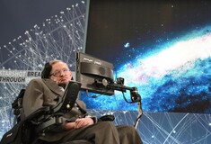 O Hawking κάνει οντισιόν για τη φωνή που θα αντικαταστήσει αυτή που έχει εδώ και 30 χρόνια