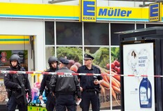 26χρονος γεννημένος στα Εμιράτα ο δράστης της επίθεσης στο Αμβούργο - Μαρτυρίες ότι φώναξε «Αλλάχου Άκμπαρ»