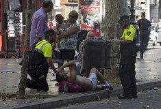 Ντοκουμέντα σοκ από την Βαρκελώνη - Νεκροί και τραυματίες στους δρόμους (ΣΚΛΗΡΕΣ ΕΙΚΟΝΕΣ)