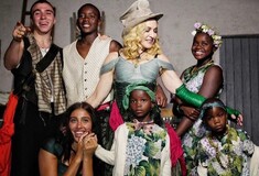 «Αγία Οικογένεια»- Η Μαντόνα φωτογραφίζεται για πρώτη φορά με όλα της τα παιδιά