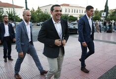 ΝΔ: Πού έκανε διακοπές ο Τσίπρας όταν καιγόταν η Αττική;