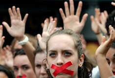 Χιλιάδες διαδηλωτές στους δρόμους της Καταλονίας κατά της αστυνομικής βίας