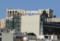 Τι θα γίνει με το ξενοδοχείο που κρύβει την Ακρόπολη - Συζήτηση στο ΚΑΣ για το θέμα