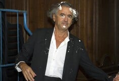 Bernard-Henri Lévy (BHL). Ο φιλόσοφος ζαχαροπλάστης.