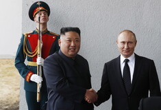 Σε εξέλιξη η πρώτη συνάντηση Κιμ - Πούτιν