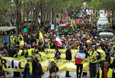 Γαλλία: Επιμένουν τα «Κίτρινα Γιλέκα» - Επεισόδια με δακρυγόνα στην 25η κινητοποίηση