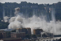 Κατεδαφίστηκε η γέφυρα στη Γένοβα - Η στιγμή της έκρηξης στους δυο τελευταίους πυλώνες