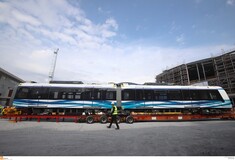 Μετρό Θεσσαλονίκης: Αποκαλύφθηκαν τα πρώτα βαγόνια - Δείτε φωτογραφίες από το εσωτερικό