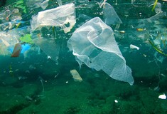 Οι Ιταλοί ψαράδες ανακυκλώνουν τα πλαστικά που πιάνουν αντί να τα επιστρέψουν στη θάλασσα