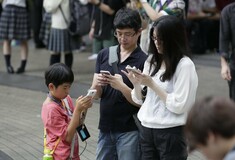 Πόλη στην Ιαπωνία απαγόρευσε τη χρήση κινητών σε όσους περπατούν σε δημόσιους χώρους