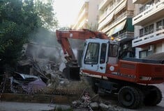 Κατεδαφίζονται 13 επικίνδυνα κτίρια στην Αθήνα