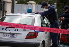 Δολοφονία τουρίστα στην Κρήτη: Στον εισαγγελέα η γυναίκα που κατηγορείται πως τον σκότωσε με ψαλίδι