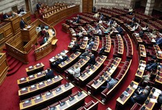 Βουλή: Υπερψηφίστηκε το φορολογικό νομοσχέδιο της κυβέρνησης