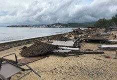 Εικόνες απόλυτης καταστροφής από την φονική κακοκαιρία στην Χαλκιδική - Διέλυσε τα πάντα στο πέρασμά της