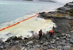 Μεγάλη οικολογική καταστροφή στη Χιλή - Διέρρευσαν 40.000 λίτρα πετρελαίου στη θάλασσα