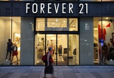 H Forever 21 κατέθεσε αίτηση για χρεοκοπία - Κλείνει εκατοντάδες καταστήματα