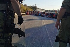 Μόρια: «Καμμένες καρδιές» - Διαμαρτυρία από γυναίκες πρόσφυγες με τα παιδιά τους