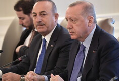 Τσαβούσογλου: Η Τουρκία θα ενημερώσει όλες τις εμπλεκόμενες χώρες για την επίθεση στη Συρία
