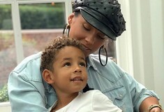 Η Alicia Keys απάντησε για τα βαμμένα νύχια του 4χρονου γιου της: «Λιγότερες ταμπέλες, περισσότερη έκφραση»