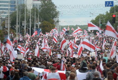 Λευκορωσία: 100.000 διαδηλωτές στο Μινσκ ζητούν την παραίτηση Λουκασένκο
