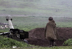 Στα πρόθυρα πολέμου Αρμενία και Αζερμπαϊτζάν - Νεκροί, επιθέσεις σε άρματα και κατάρριψη ελικοπτέρων