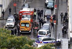 Charlie Hebdo: Ο συλληφθείς για τη νέα επίθεση παραδέχθηκε ότι δεν είναι ανήλικος